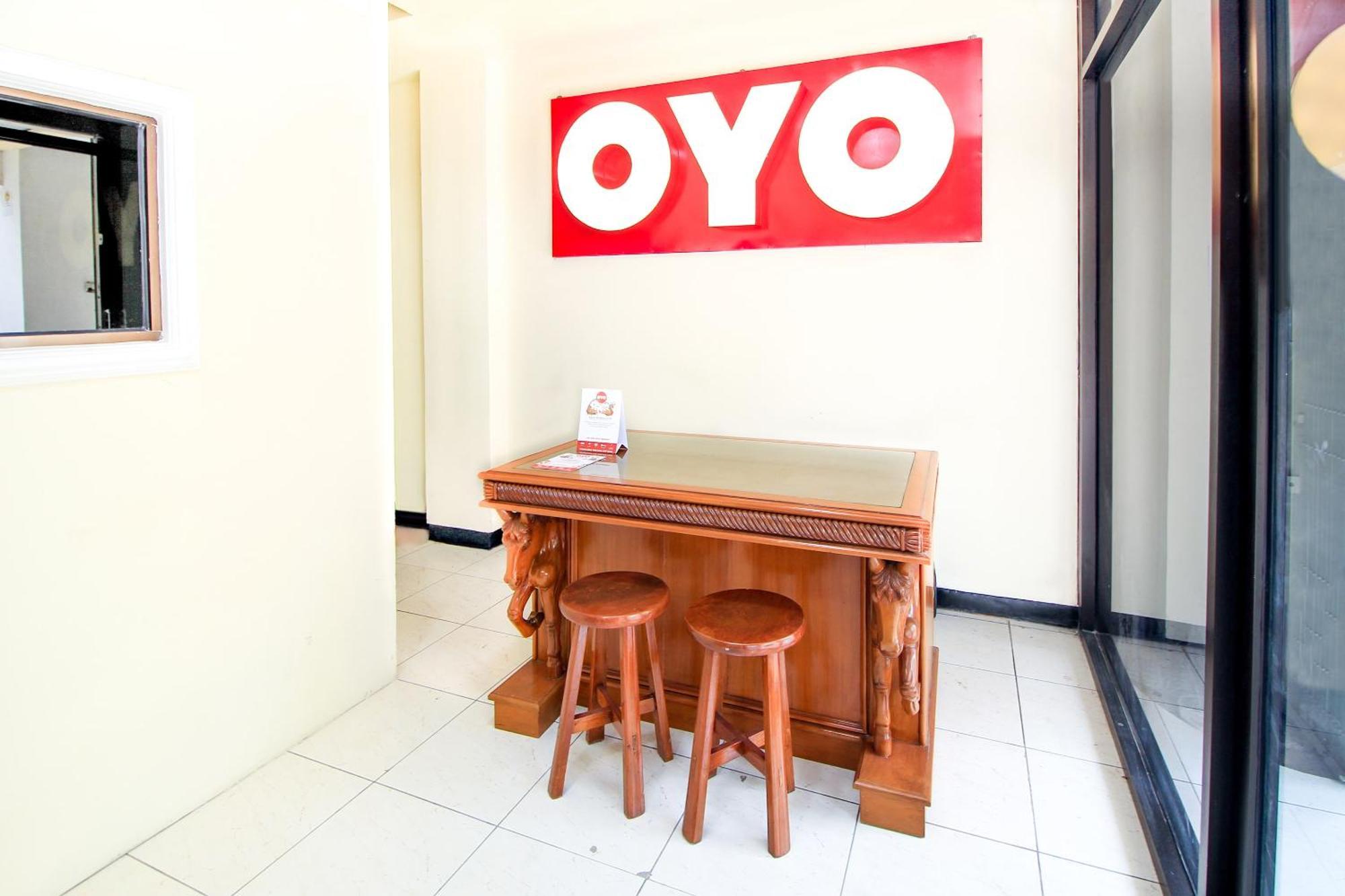 Super Oyo Capital O 217 A1 Hotel Surabaya Exterior foto