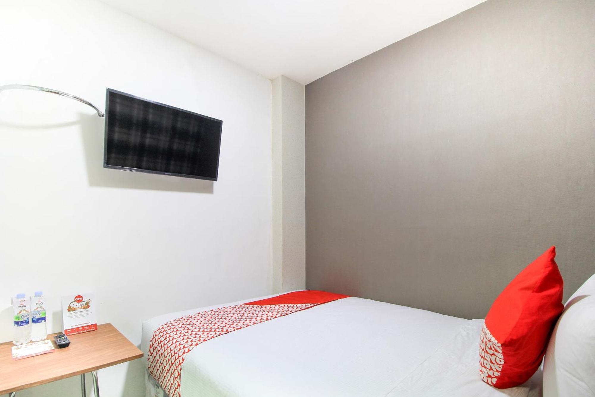 Super Oyo Capital O 217 A1 Hotel Surabaya Exterior foto