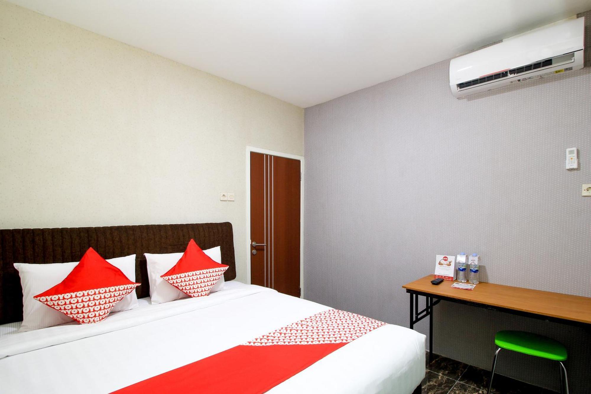 Super Oyo Capital O 217 A1 Hotel Surabaya Exterior foto