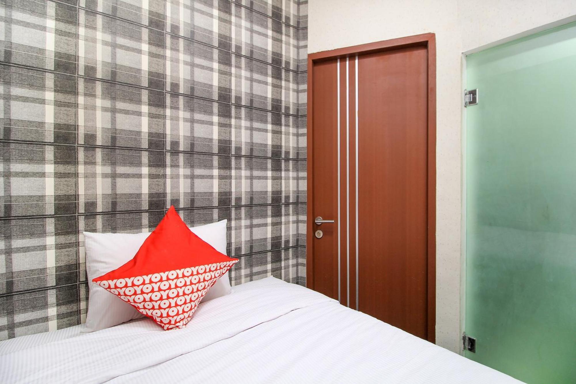 Super Oyo Capital O 217 A1 Hotel Surabaya Exterior foto